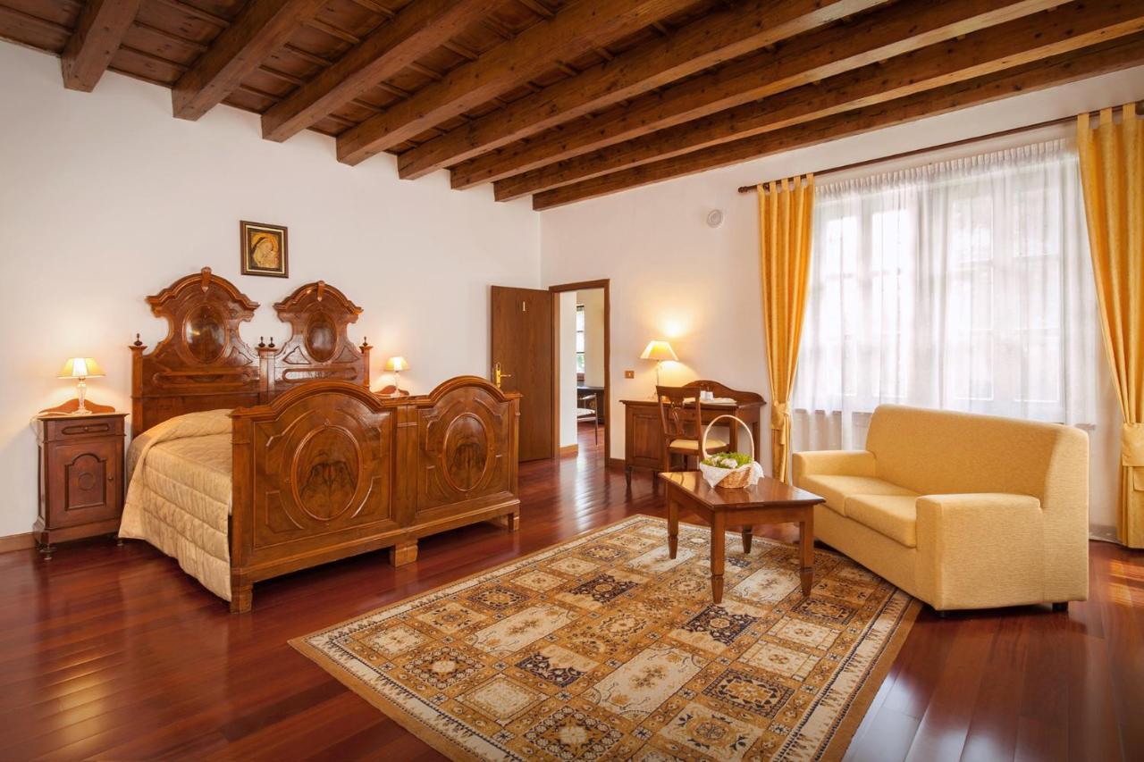 Villa Brignoli Rivalta di Brentino Luaran gambar