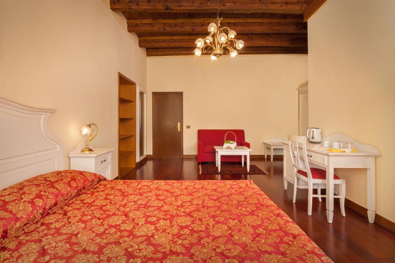Villa Brignoli Rivalta di Brentino Luaran gambar