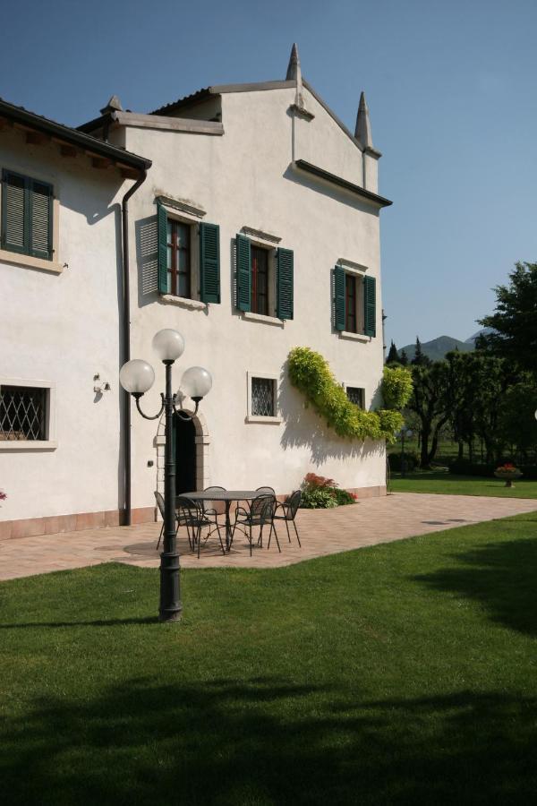 Villa Brignoli Rivalta di Brentino Luaran gambar